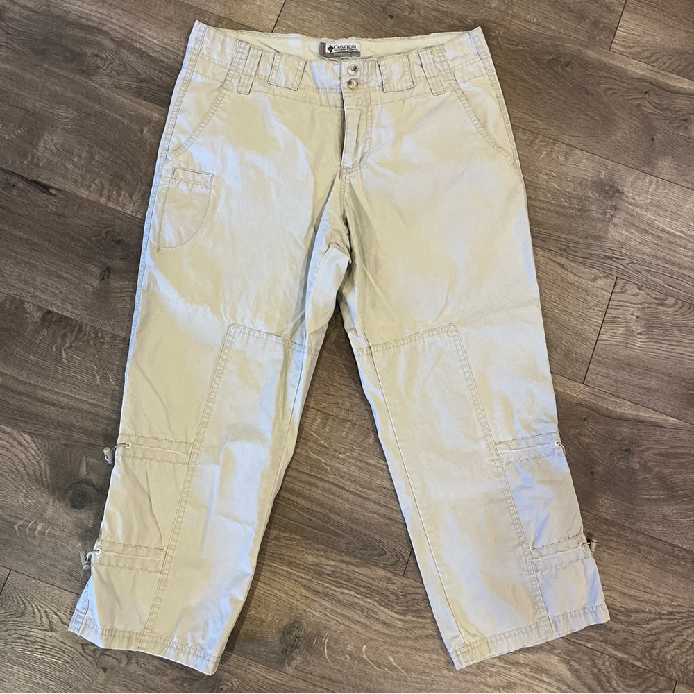 Columbia Cropped Khaki Pants Size 10 Pockets Hiking Casual Outdoors
